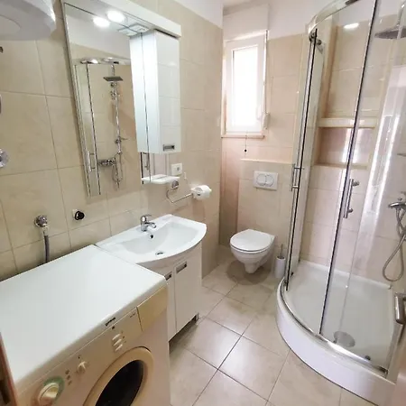A3 Kevic Apartment